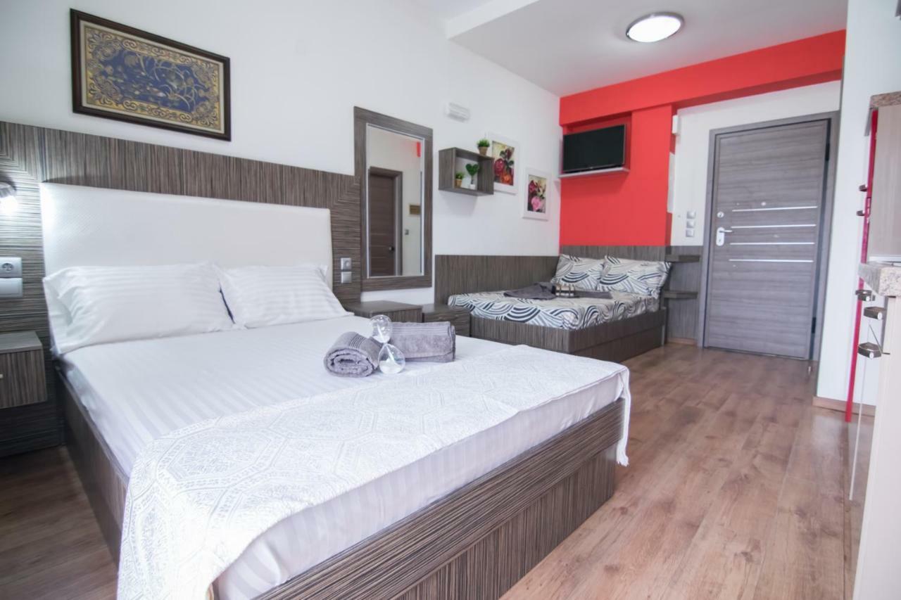 Avra Comfort Rooms - Family Nea Poteidaia Exterior photo